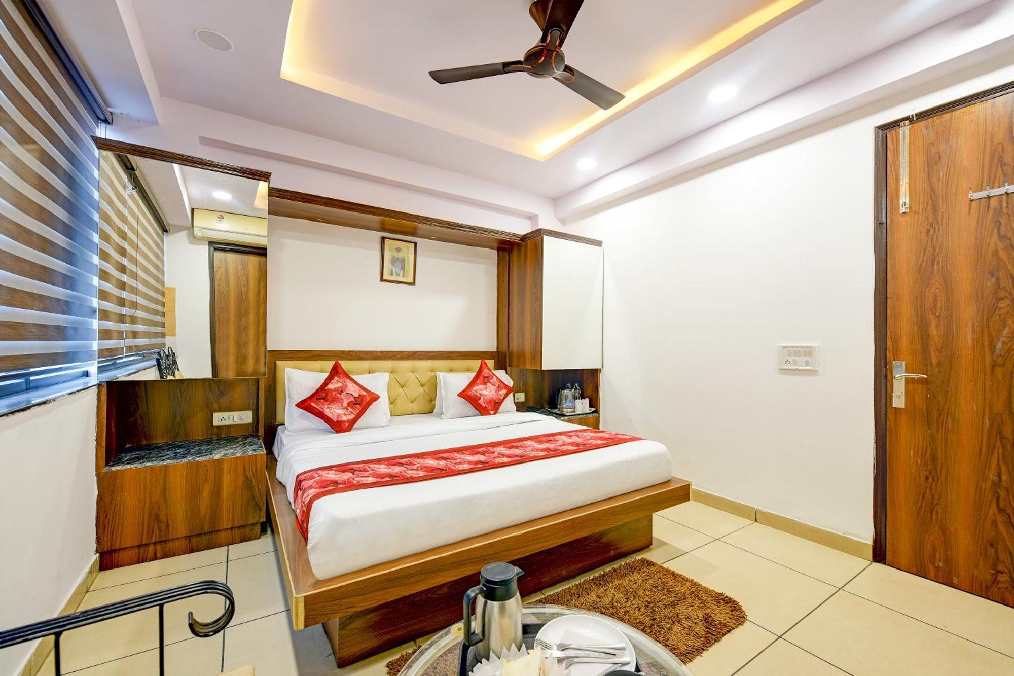 Hotel Le Grand - Walk-In From Rk Ashram Metro Station 뉴델리 외부 사진