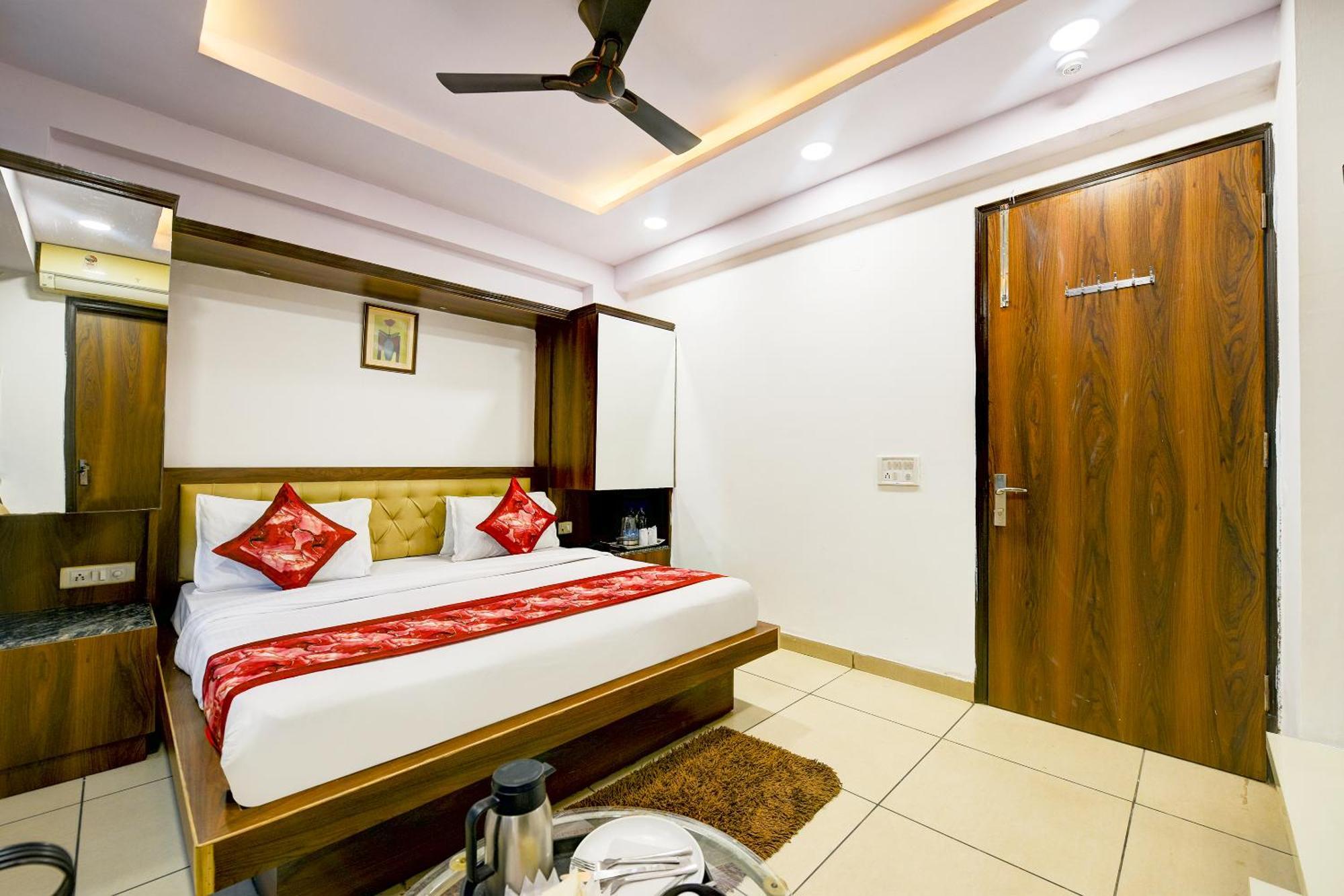Hotel Le Grand - Walk-In From Rk Ashram Metro Station 뉴델리 외부 사진