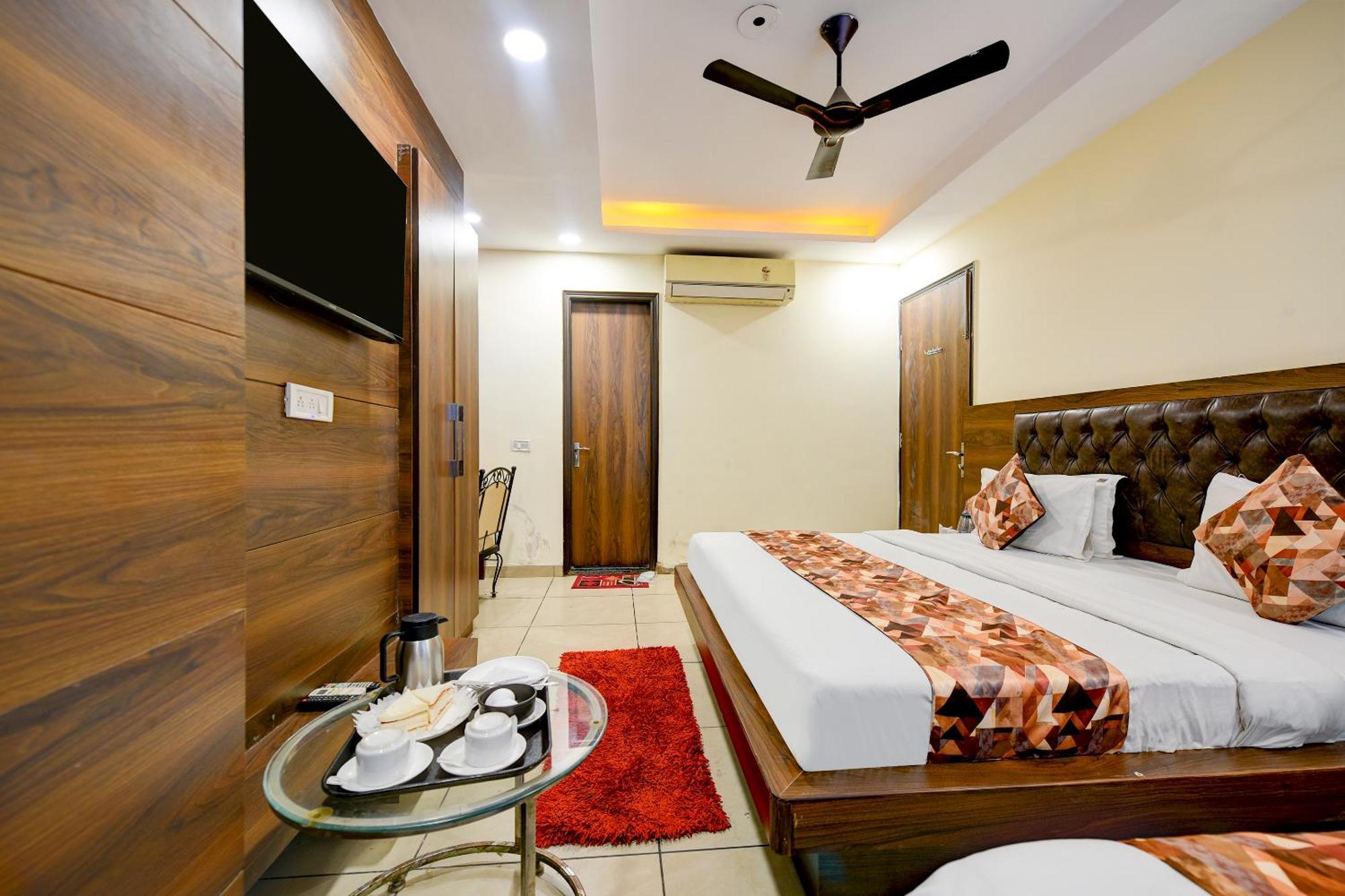 Hotel Le Grand - Walk-In From Rk Ashram Metro Station 뉴델리 외부 사진